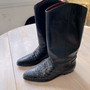 Black cowboy boots perfect for your next NashBash.